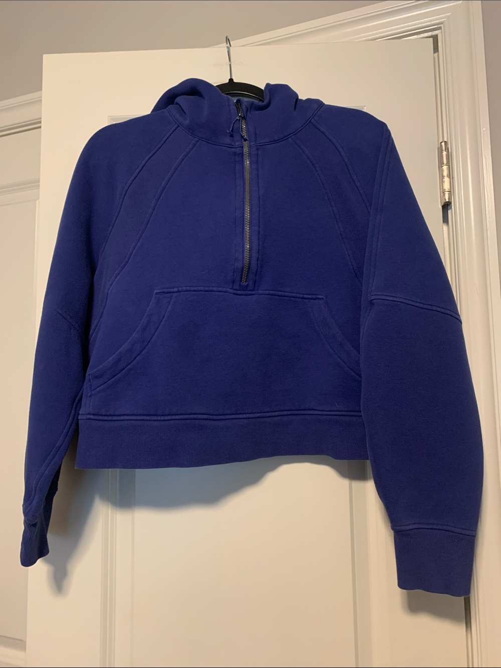 Lululemon Scuba Half Zip Hoodie
Sz M/L, Good Condition, Hair Tie Missing